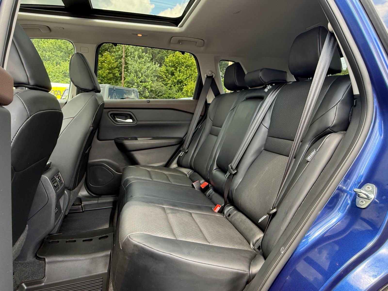 Used 2023 Nissan Rogue SV w/ SV Premium B Package image 26