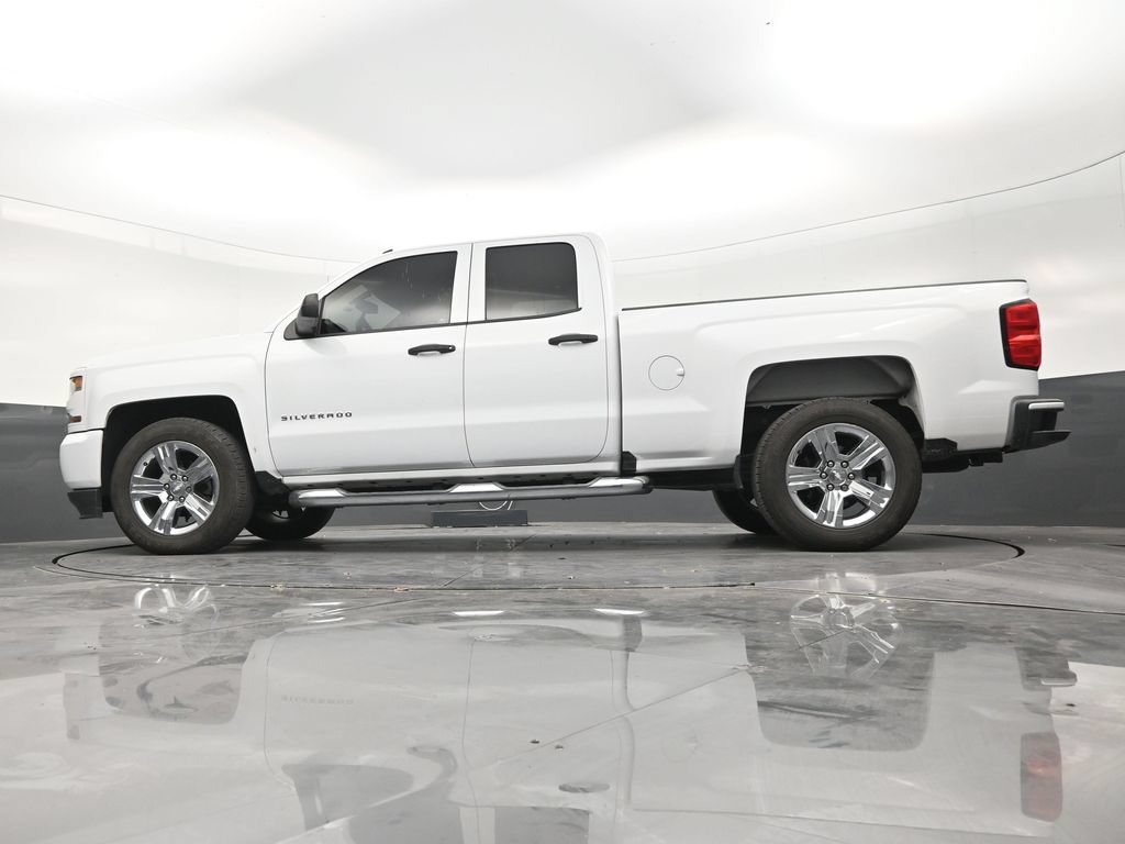 Used 2018 Chevrolet Silverado 1500 Custom w/ Custom Value Package RWD image 20