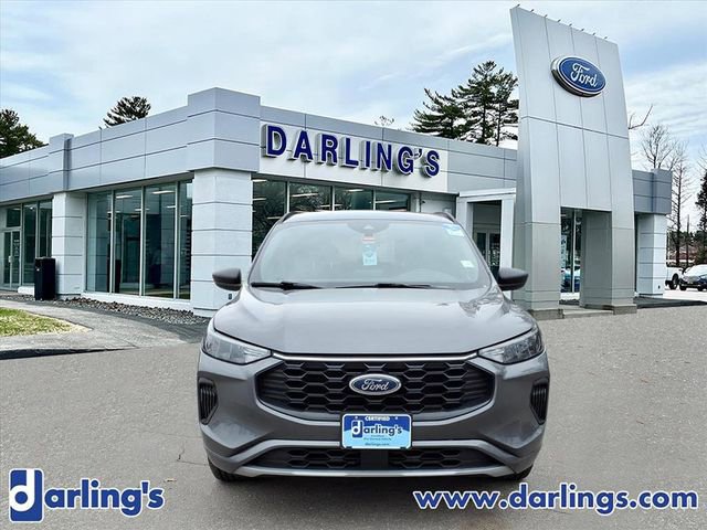 Used 2023 Ford Escape ST-Line image 2
