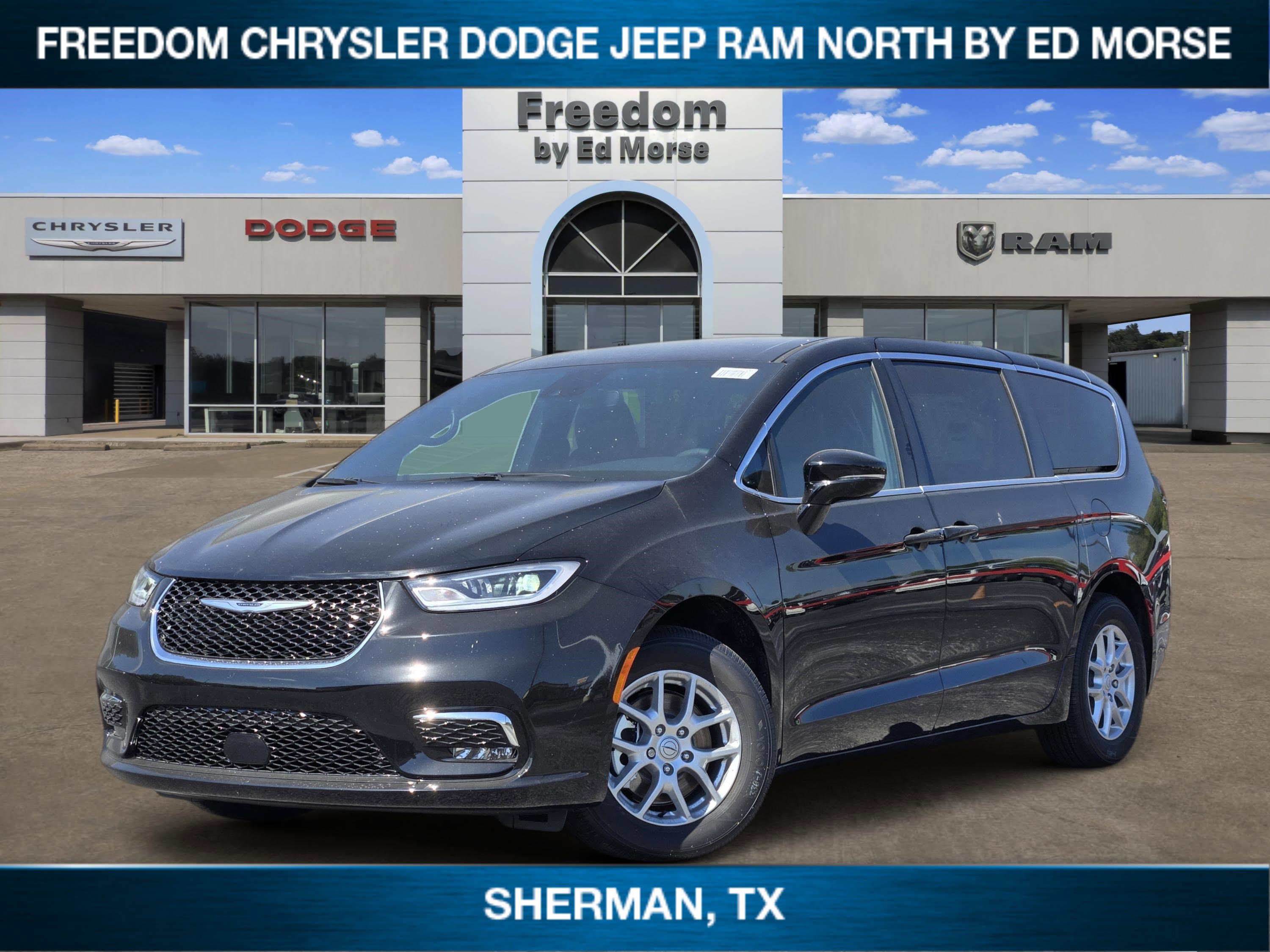 New 2026 Chrysler Pacifica Select