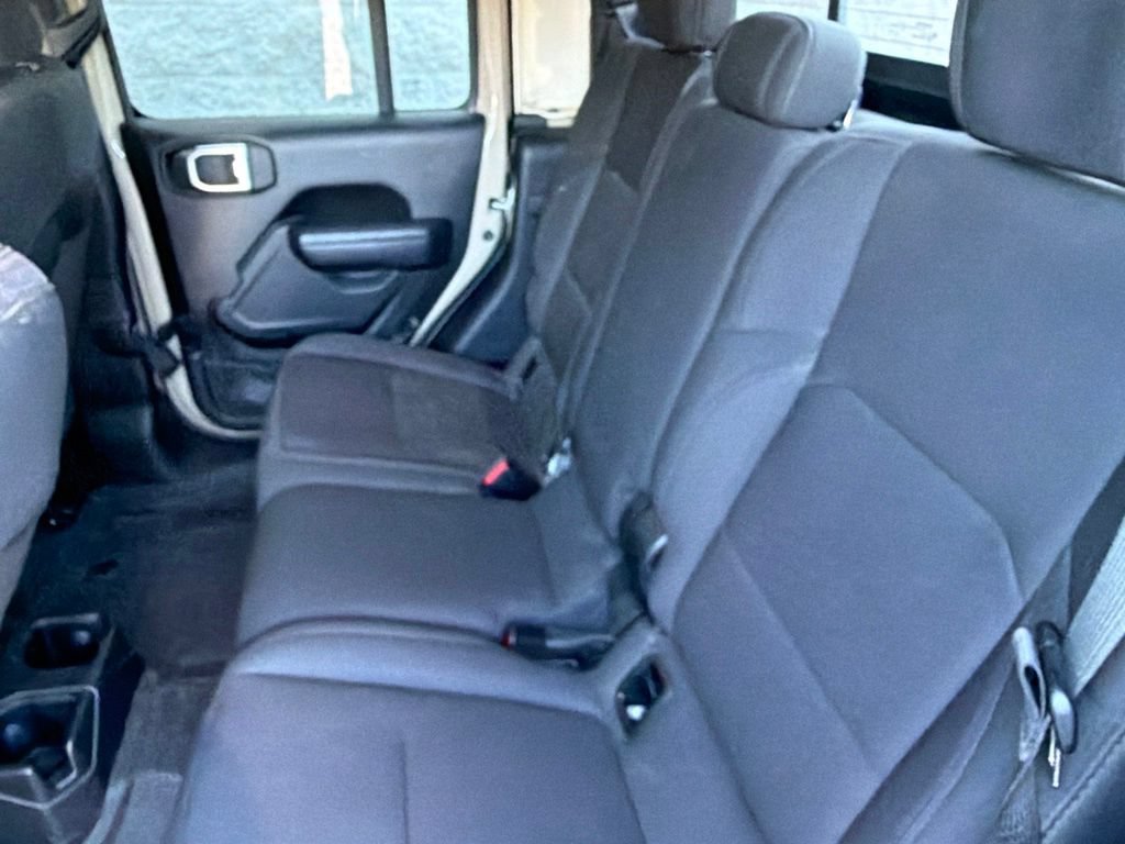 Used 2022 Jeep Gladiator Sport AWD/4WD image 10