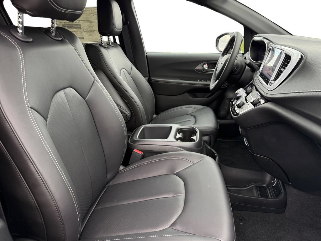 New 2026 Chrysler Pacifica Select FWD image 15