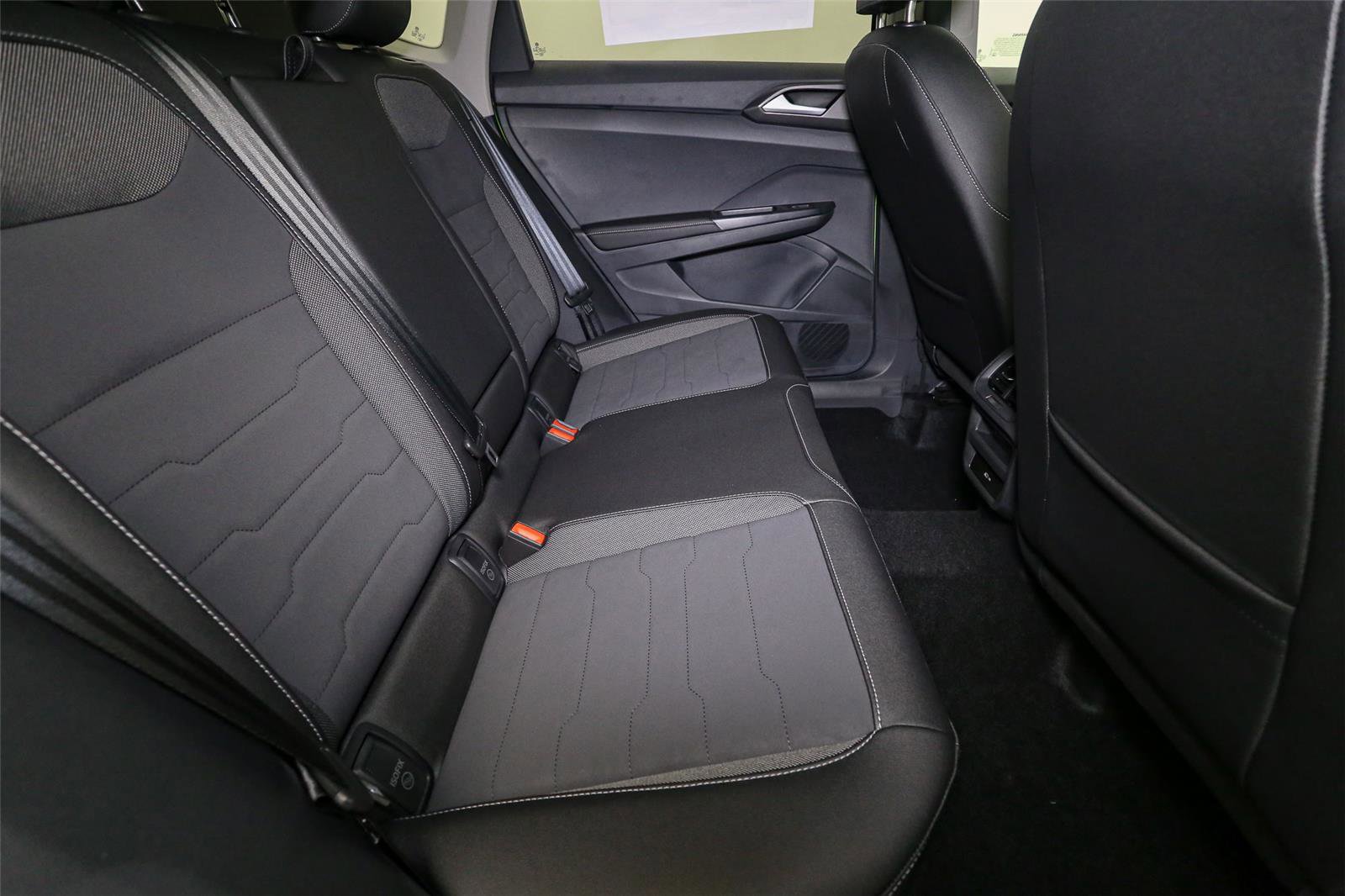 New 2025 Volkswagen Taos SE image 17