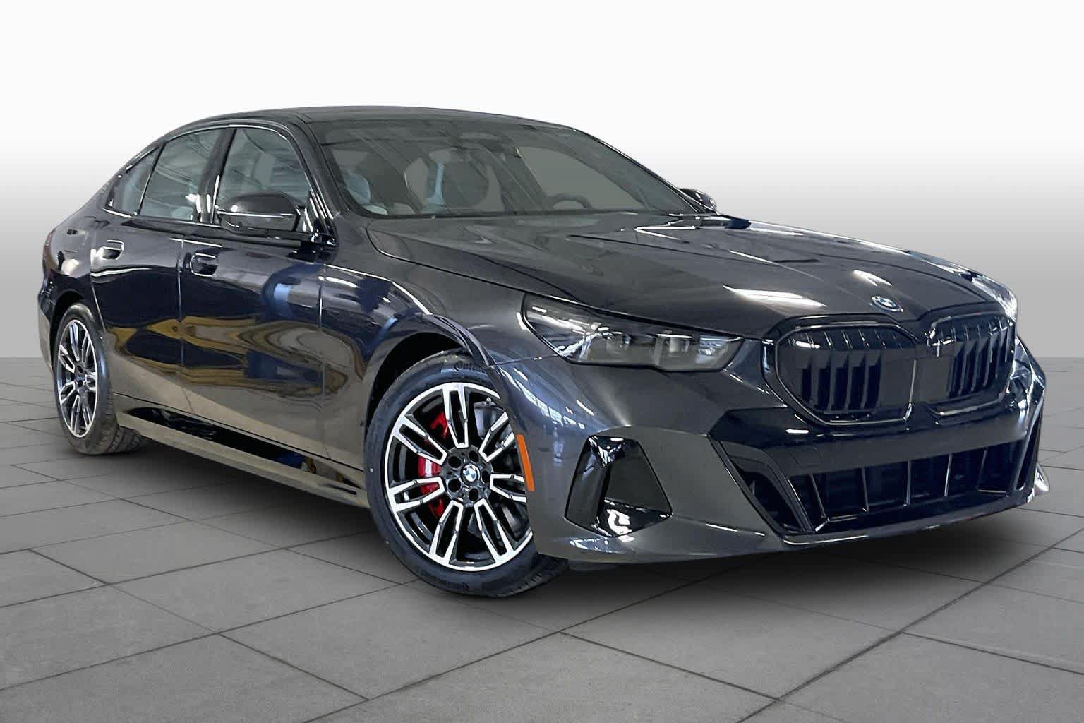 New 2026 BMW 550e xDrive AWD/4WD image 2