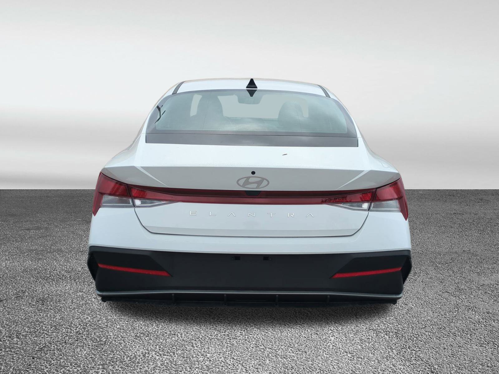 New 2025 Hyundai Elantra SE image 5