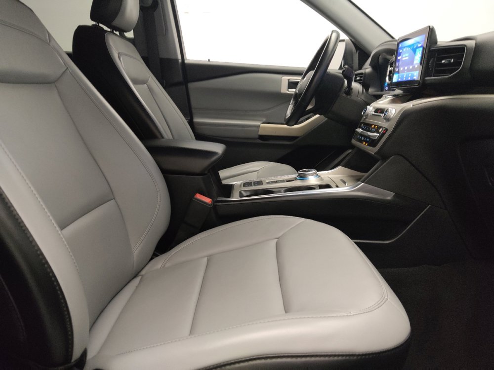 Used 2021 Ford Explorer XLT w/ Equipment Group 202A RWD image 21