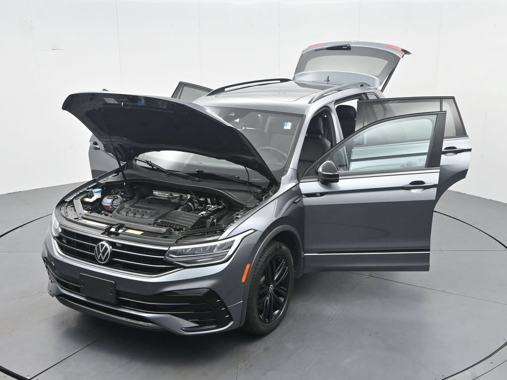 Used 2022 Volkswagen Tiguan SE R-Line AWD/4WD image 46