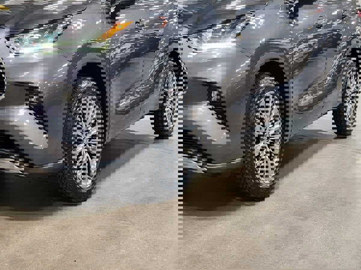 Used 2022 Toyota Highlander Platinum image 18