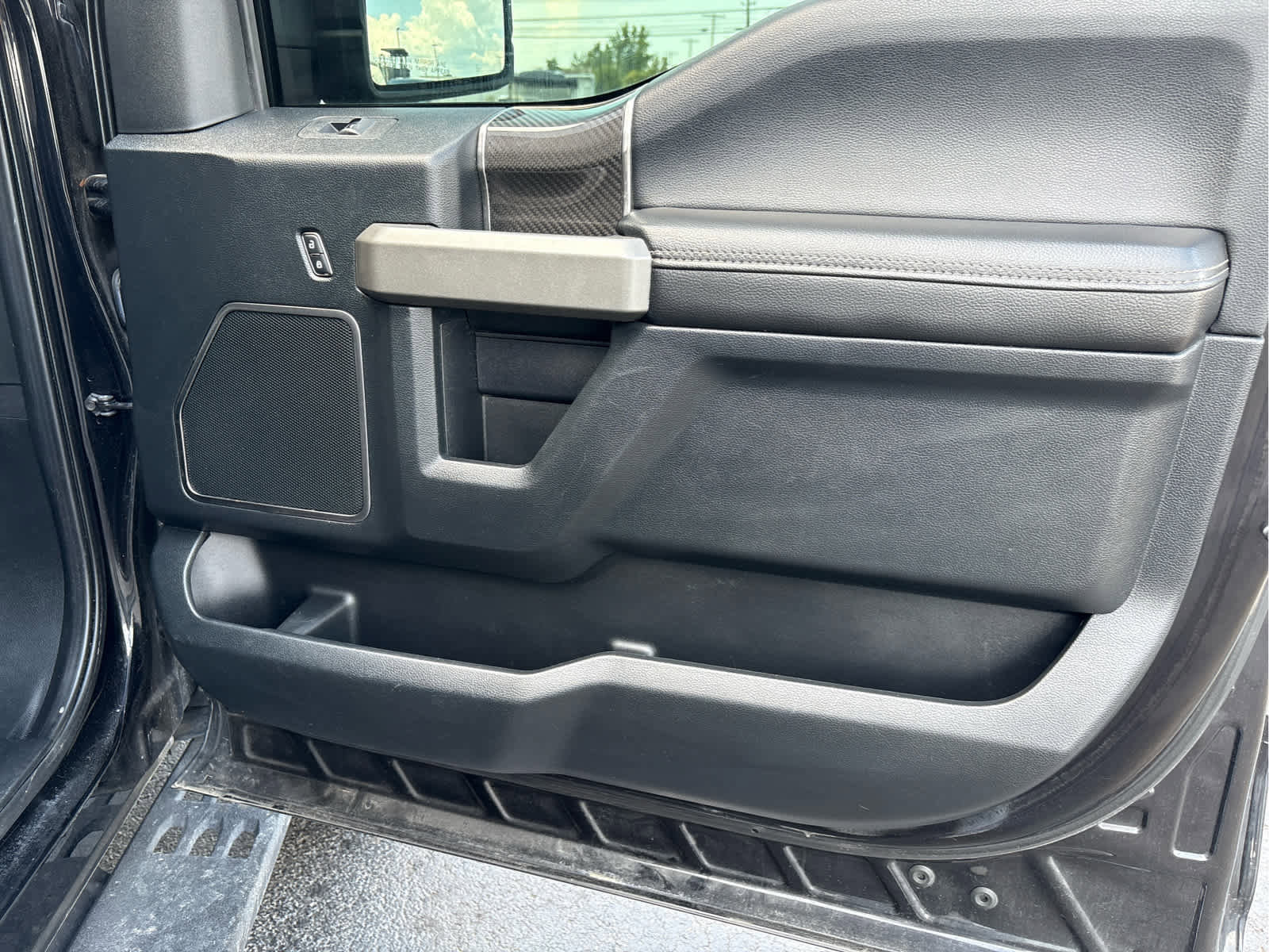 Used 2019 Ford F150 Raptor w/ Equipment Group 802A Luxury image 27