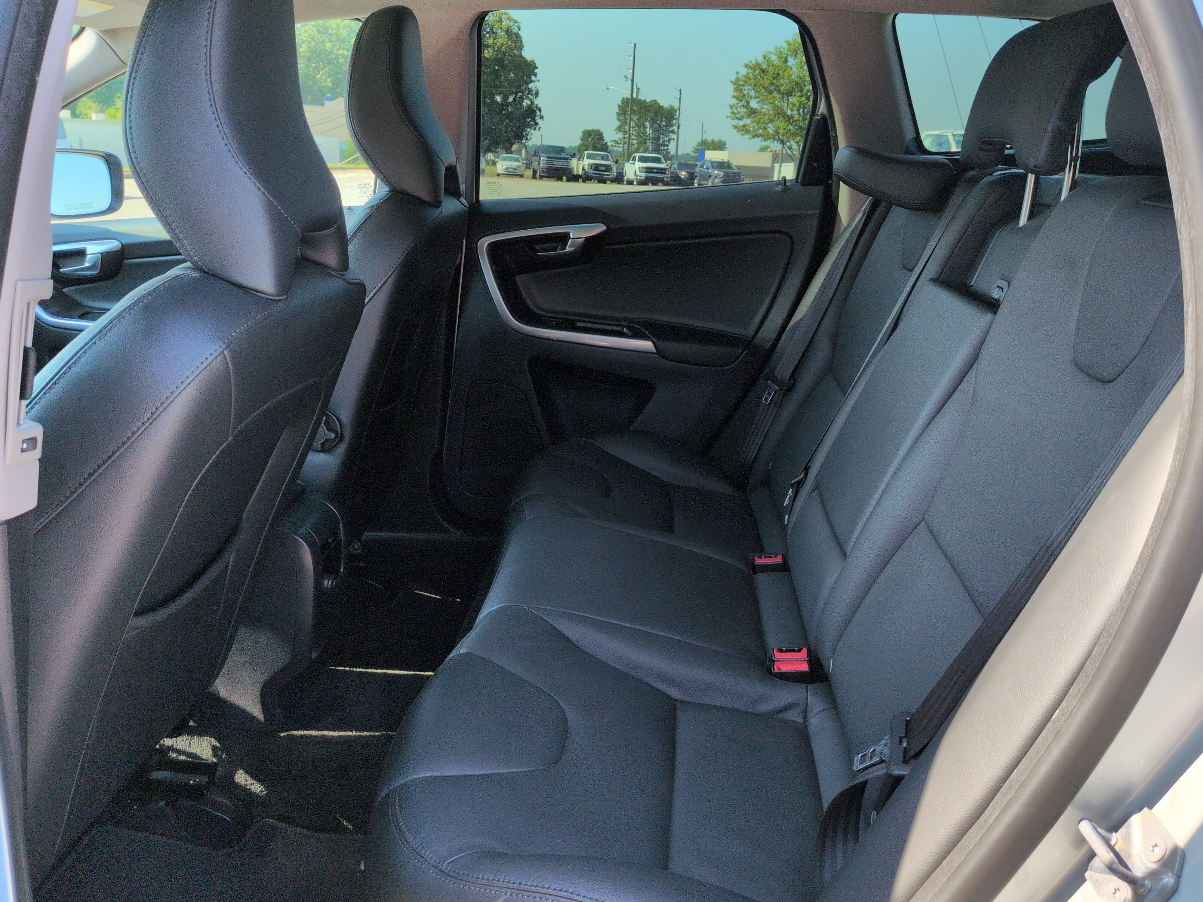 Used 2015 Volvo XC60 T5 Platinum AWD/4WD image 12