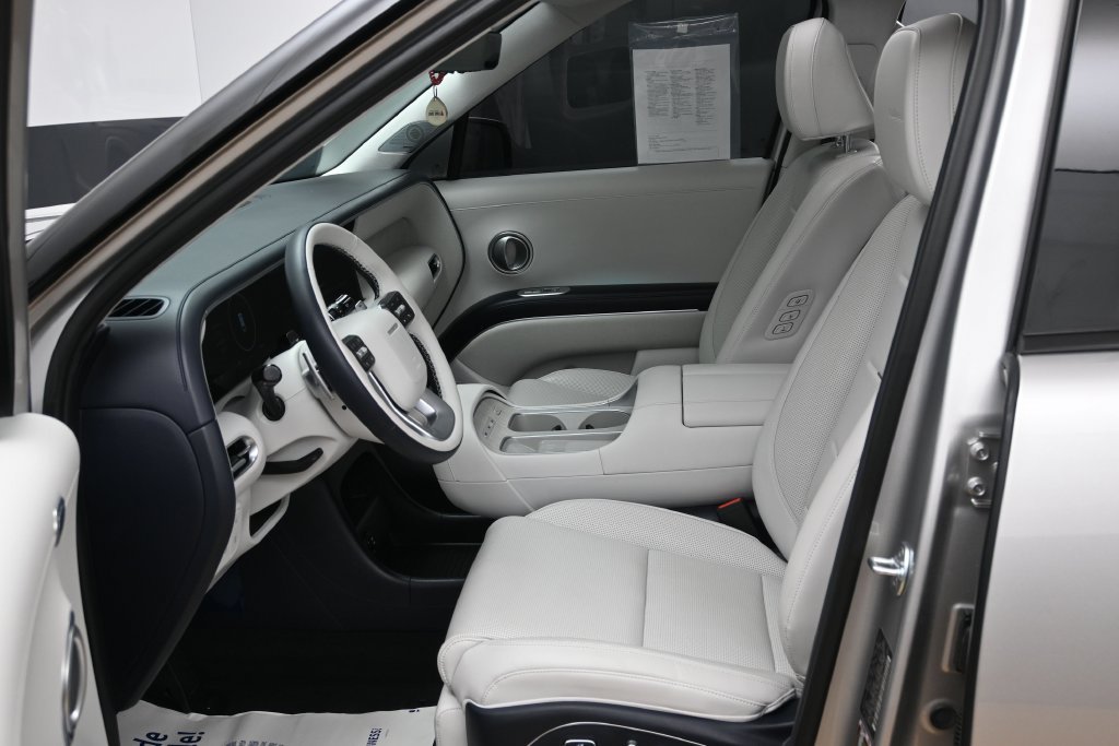 Used 2026 Hyundai Palisade Calligraphy FWD image 8