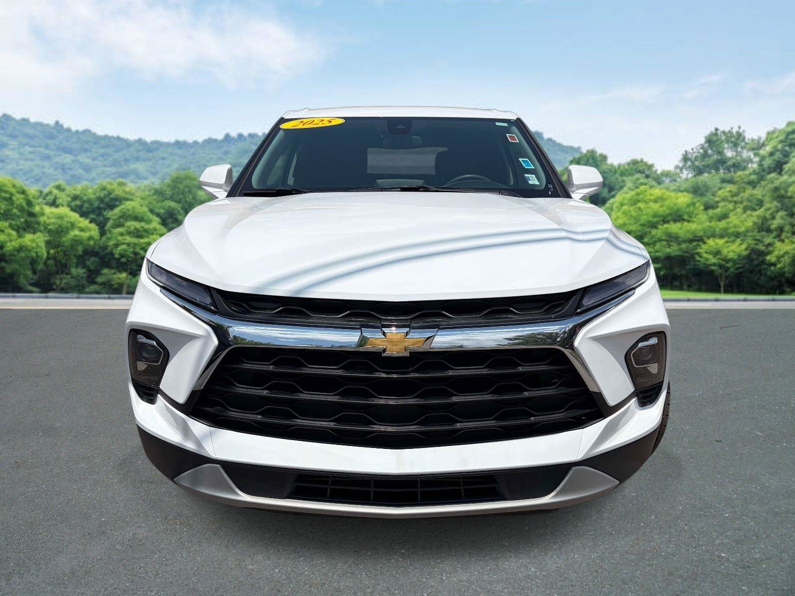 Used 2025 Chevrolet Blazer LT FWD image 25