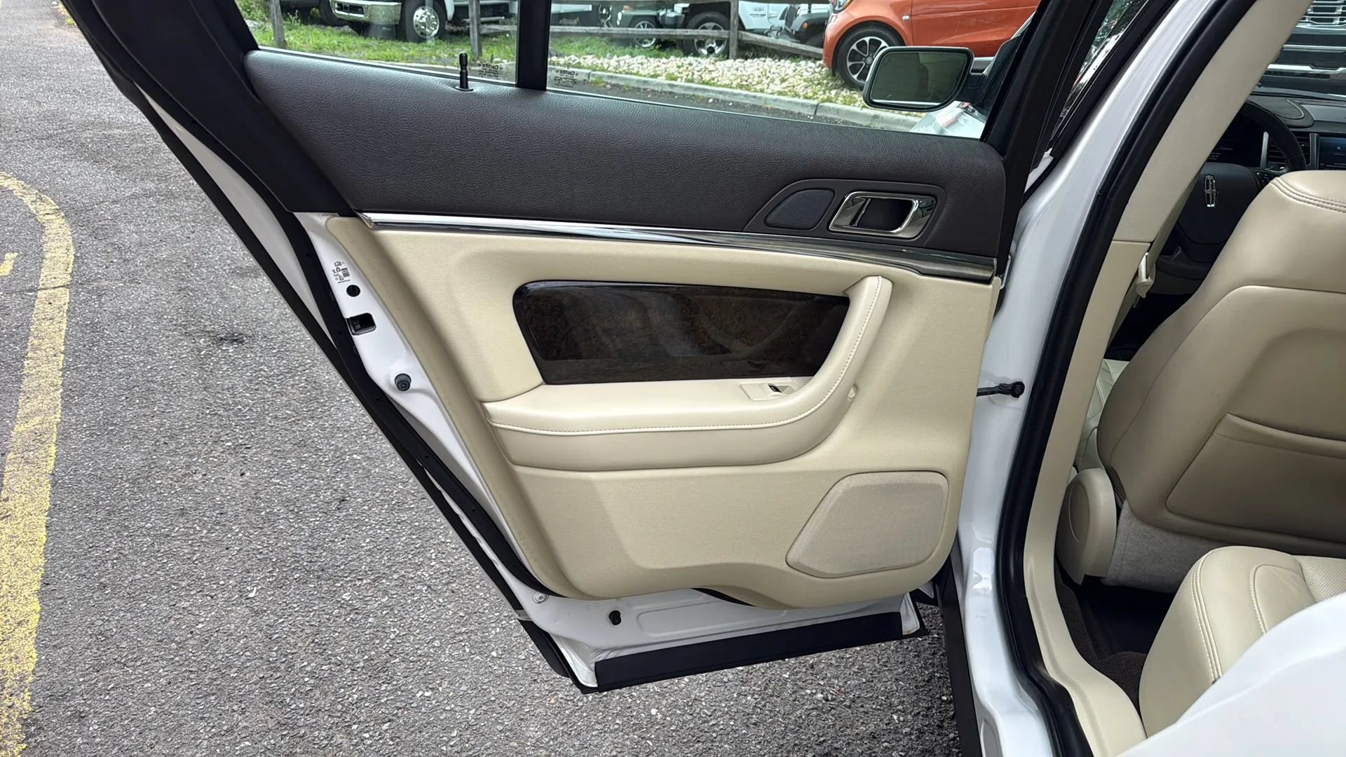 Used 2014 Lincoln MKS AWD w/ Equipment Group 101A image 15