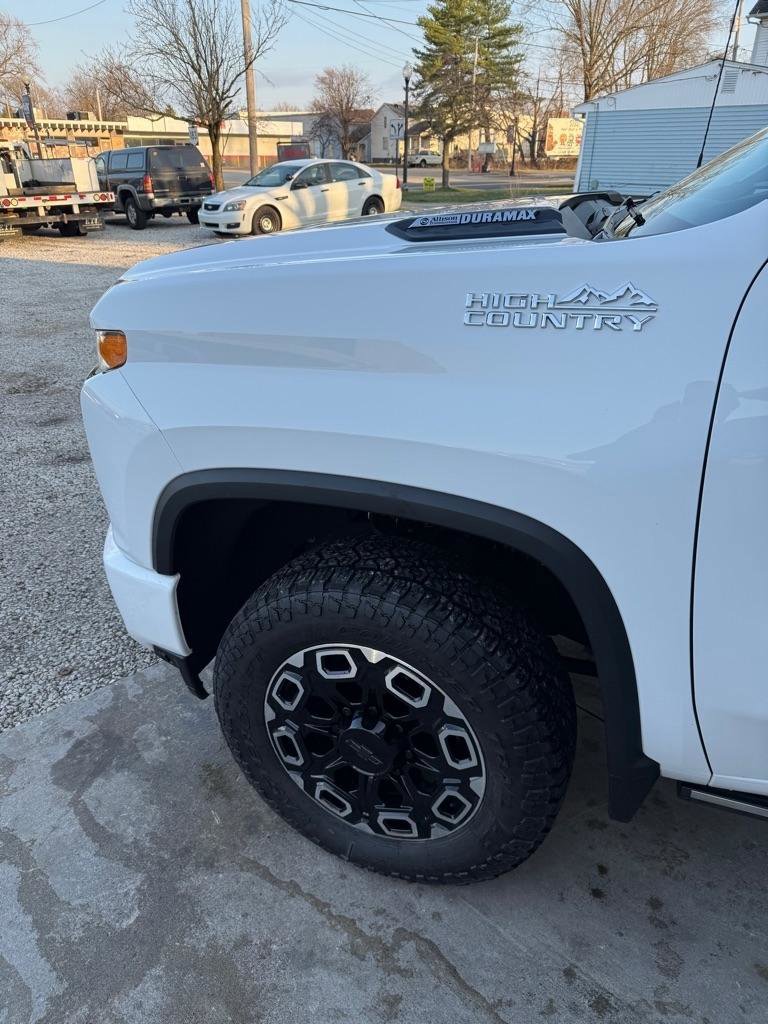 Used 2022 Chevrolet Silverado 3500 High Country AWD/4WD image 8