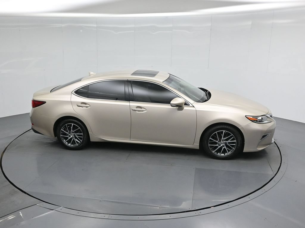 Used 2017 Lexus ES 350 w/ Navigation System Package FWD image 55
