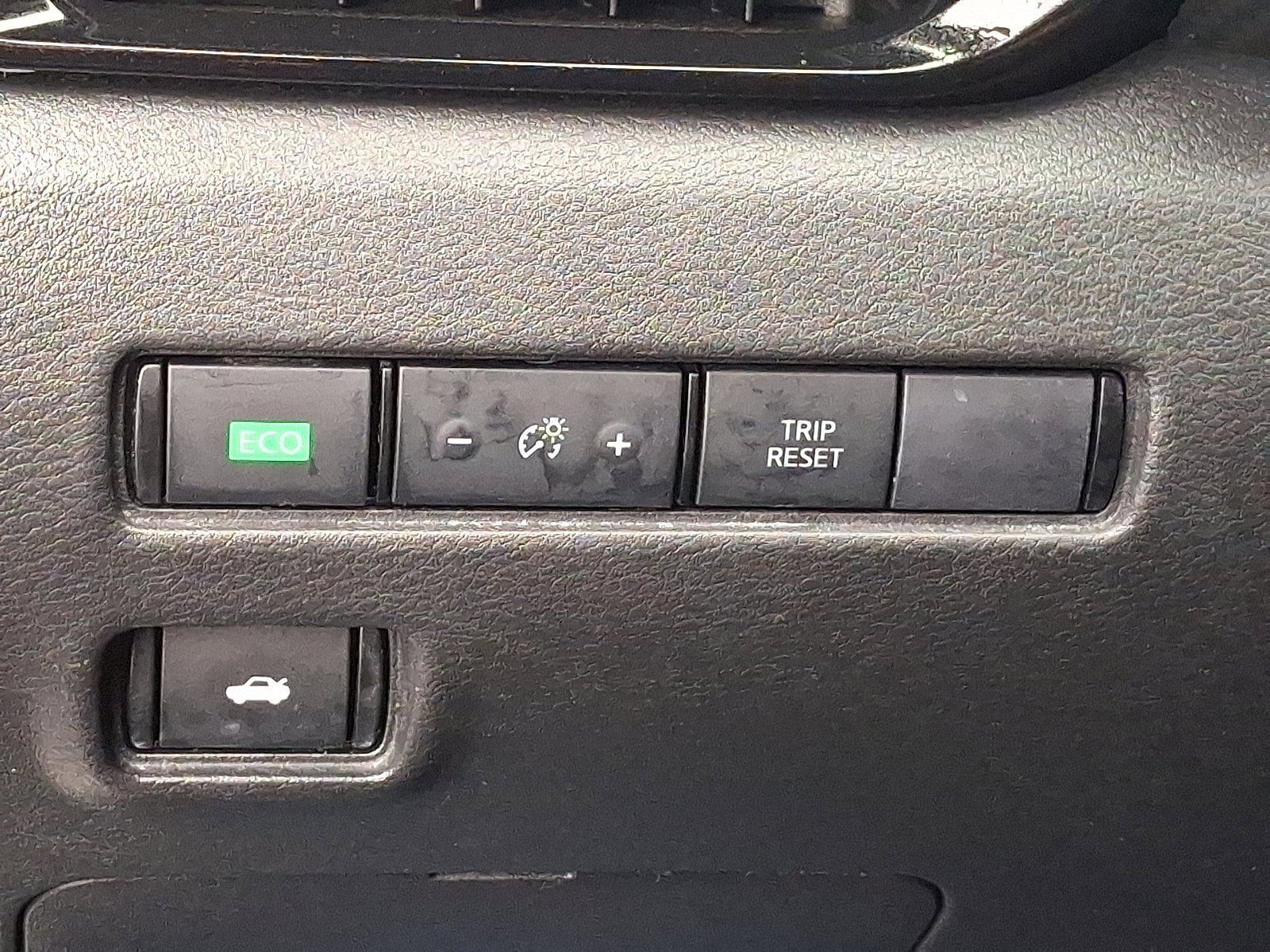 Certified 2024 Nissan Sentra SV FWD image 25