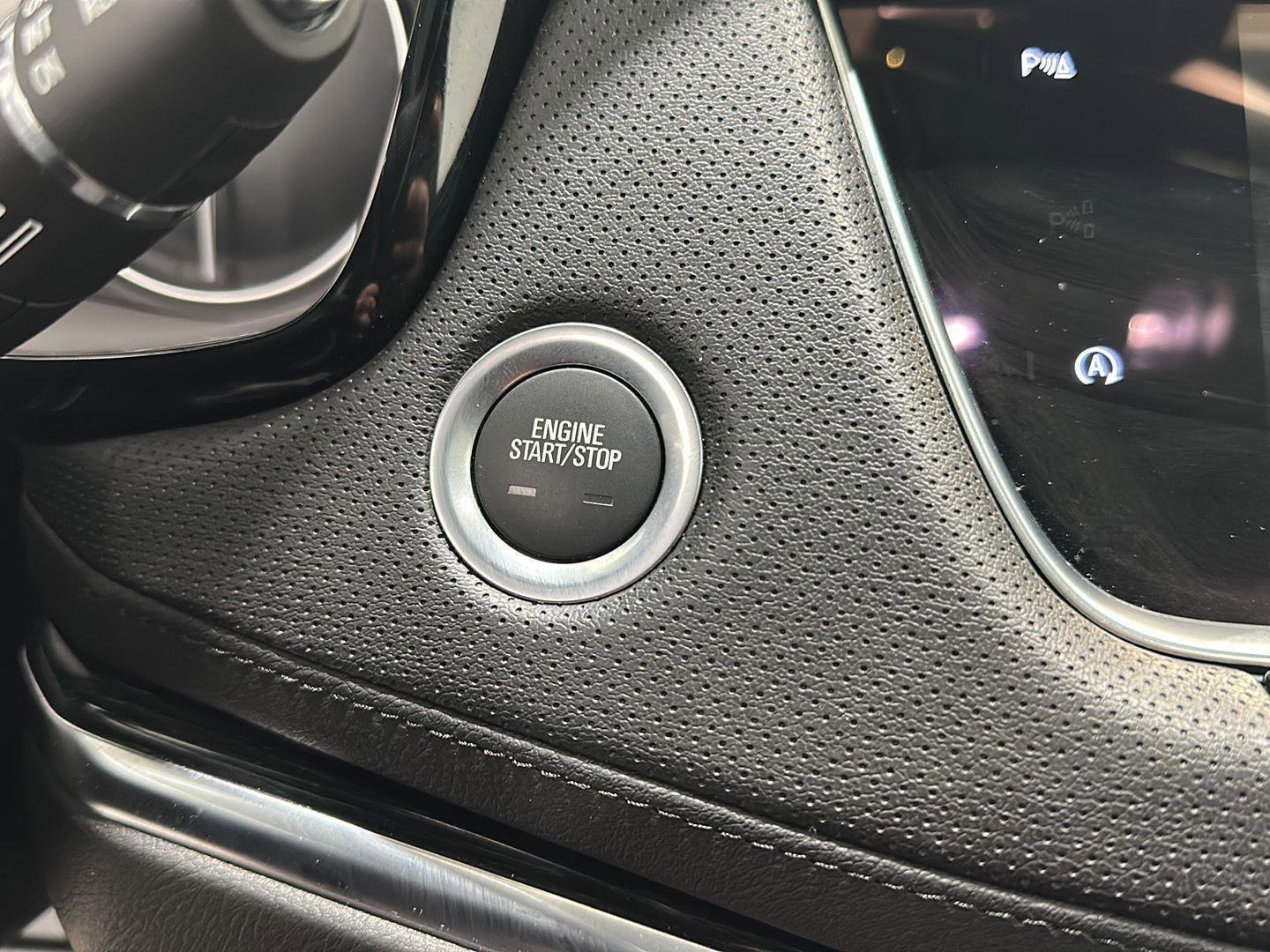 Used 2025 Cadillac XT5 Premium Luxury image 16