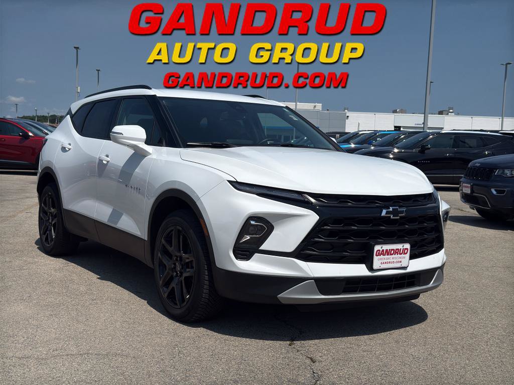 Certified 2023 Chevrolet Blazer LT w/ LPO, Black Grille Bar Package