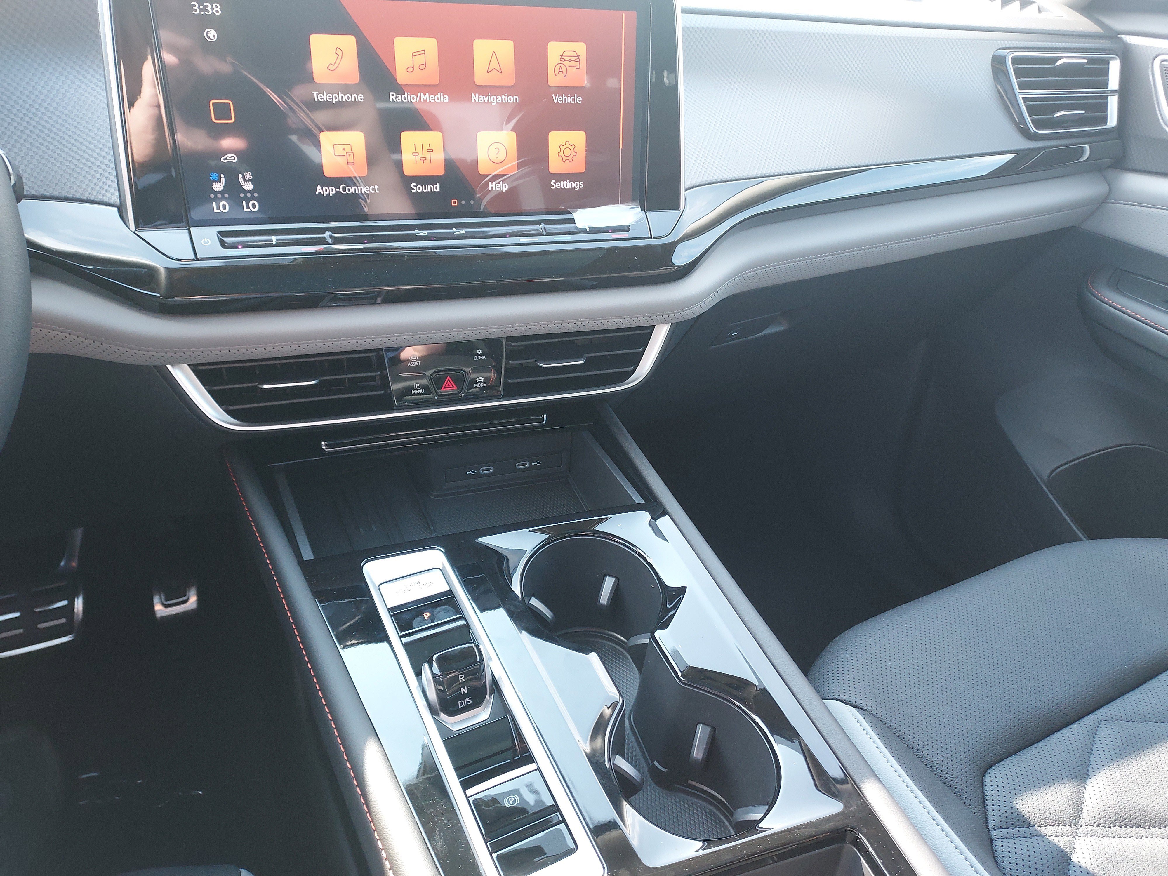 New 2026 Volkswagen Atlas Peak Edition image 30