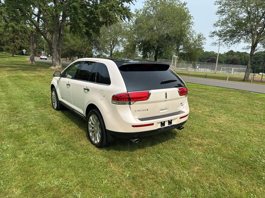 Used 2012 Lincoln MKX AWD image 17