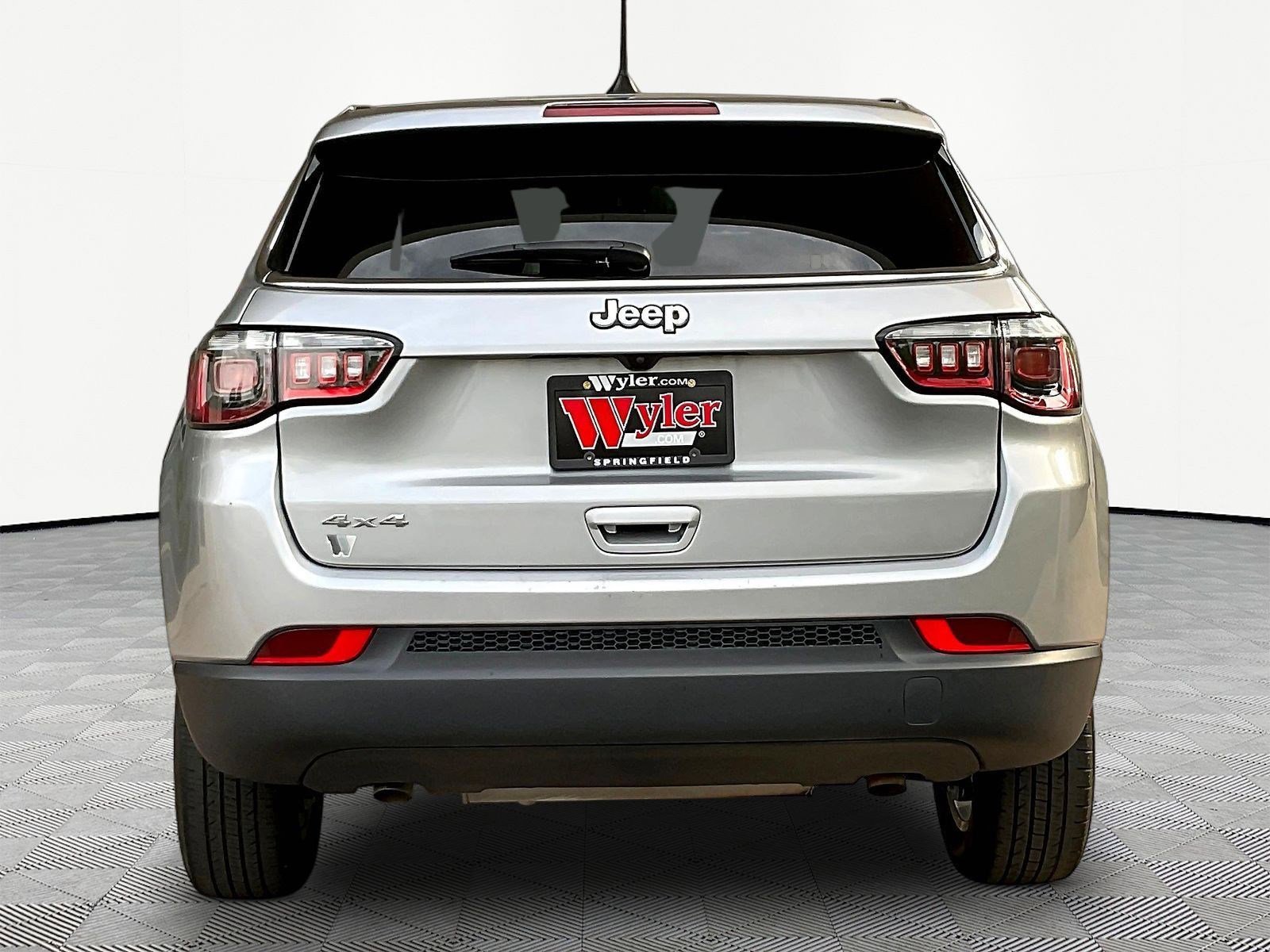 Used 2023 Jeep Compass Sport AWD/4WD image 5