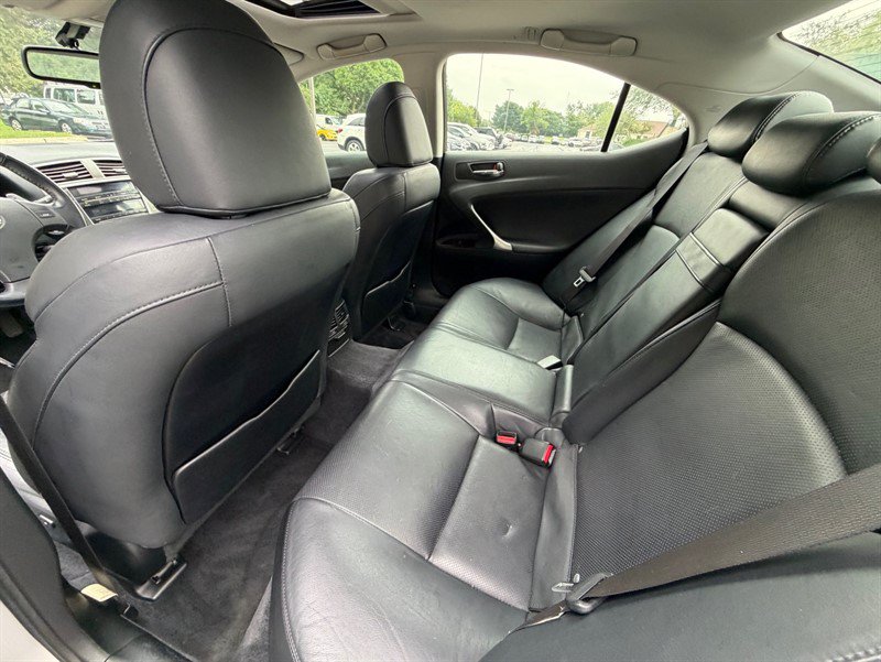 Used 2007 Lexus IS 250 AWD w/ Preferred Accessory Pkg image 19