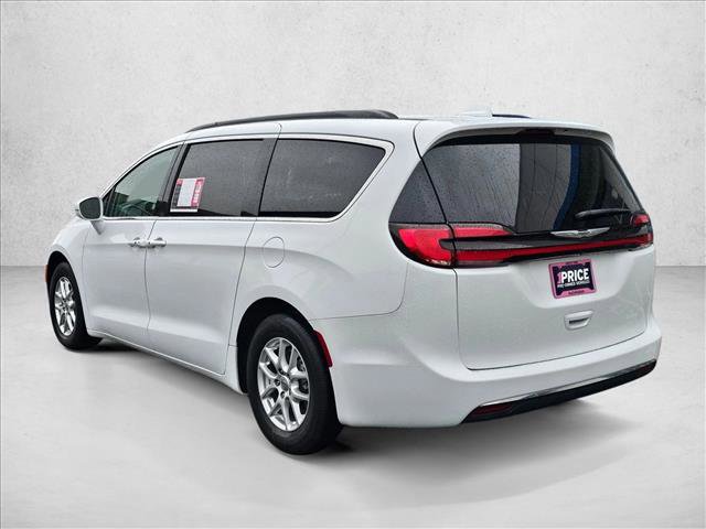 Used 2022 Chrysler Pacifica Touring-L image 3
