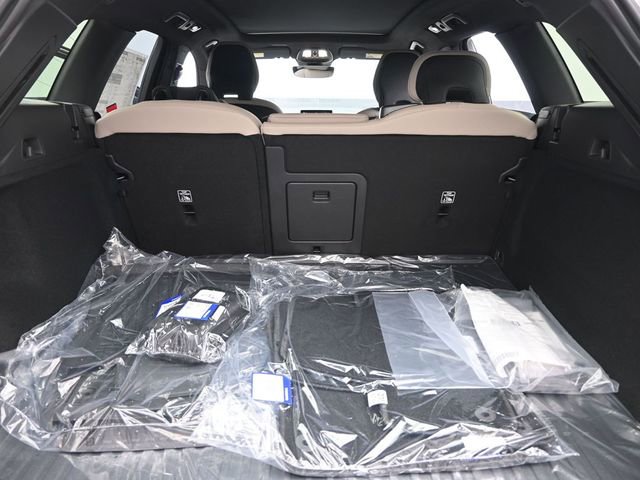 New 2026 Volvo XC60 B5 Plus w/ Protection Package Premier image 31