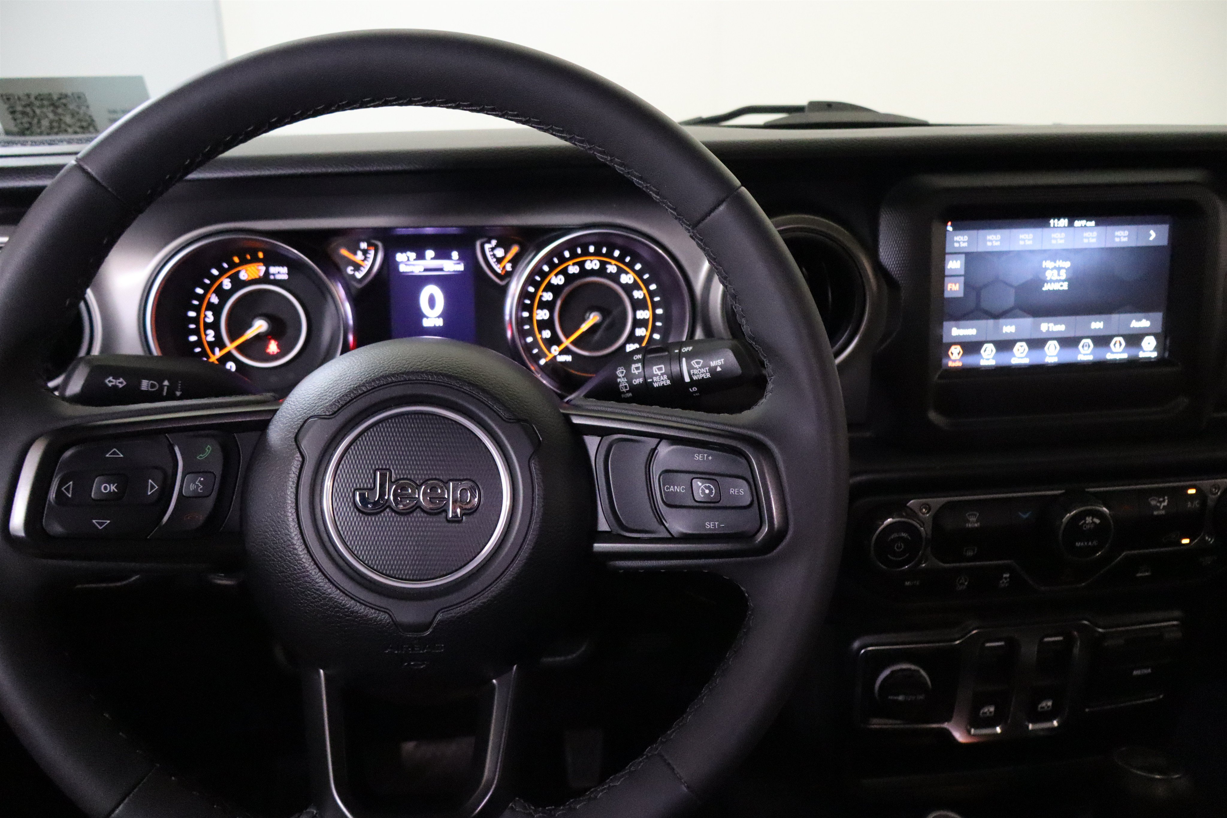 Used 2023 Jeep Wrangler Sport AWD/4WD image 23