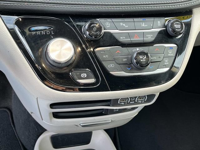Used 2022 Chrysler Pacifica Touring-L image 29