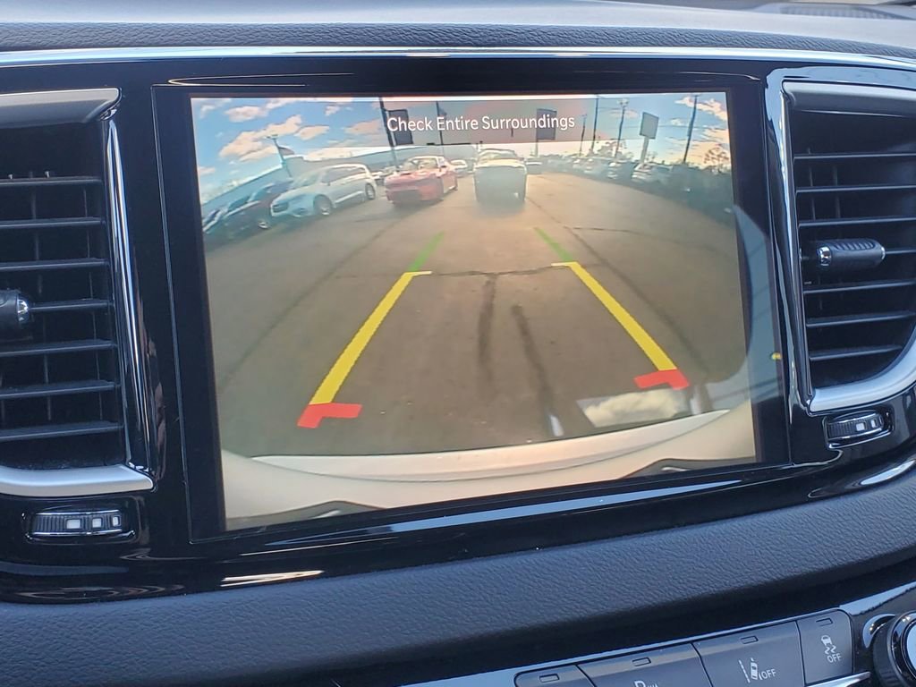 Used 2024 Chrysler Pacifica Touring-L image 26