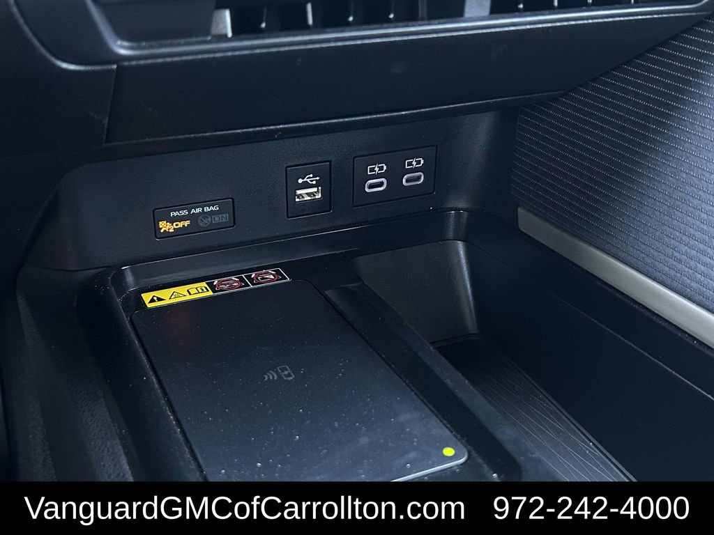 Used 2025 Toyota Camry SE image 22