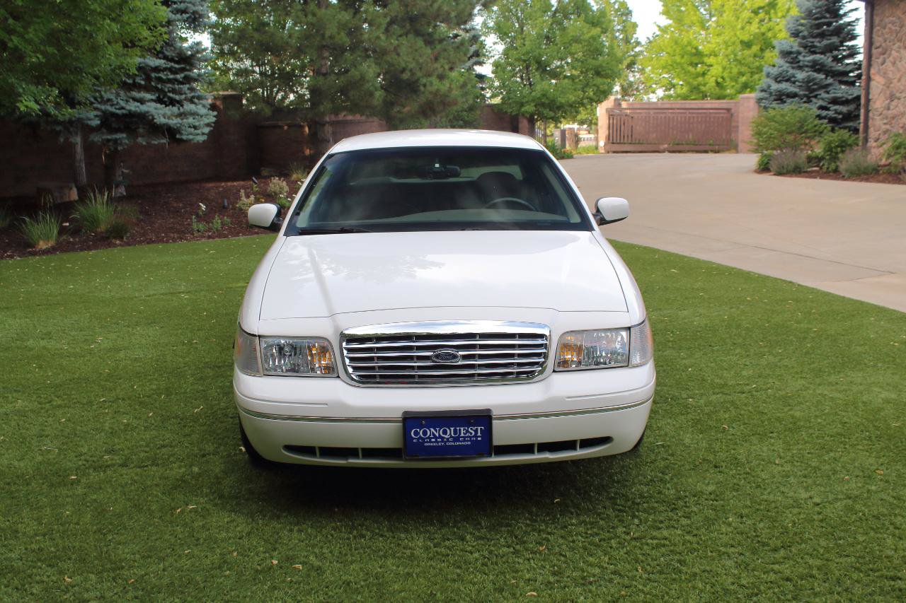 Used 1999 Ford Crown Victoria LX RWD image 2
