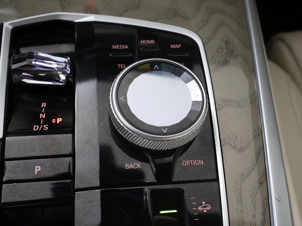 Used 2024 BMW X7 xDrive40i w/ Executive Package image 60