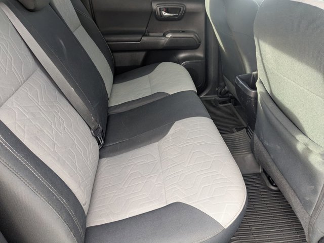 Used 2022 Toyota Tacoma TRD Sport w/ Technology Package image 18