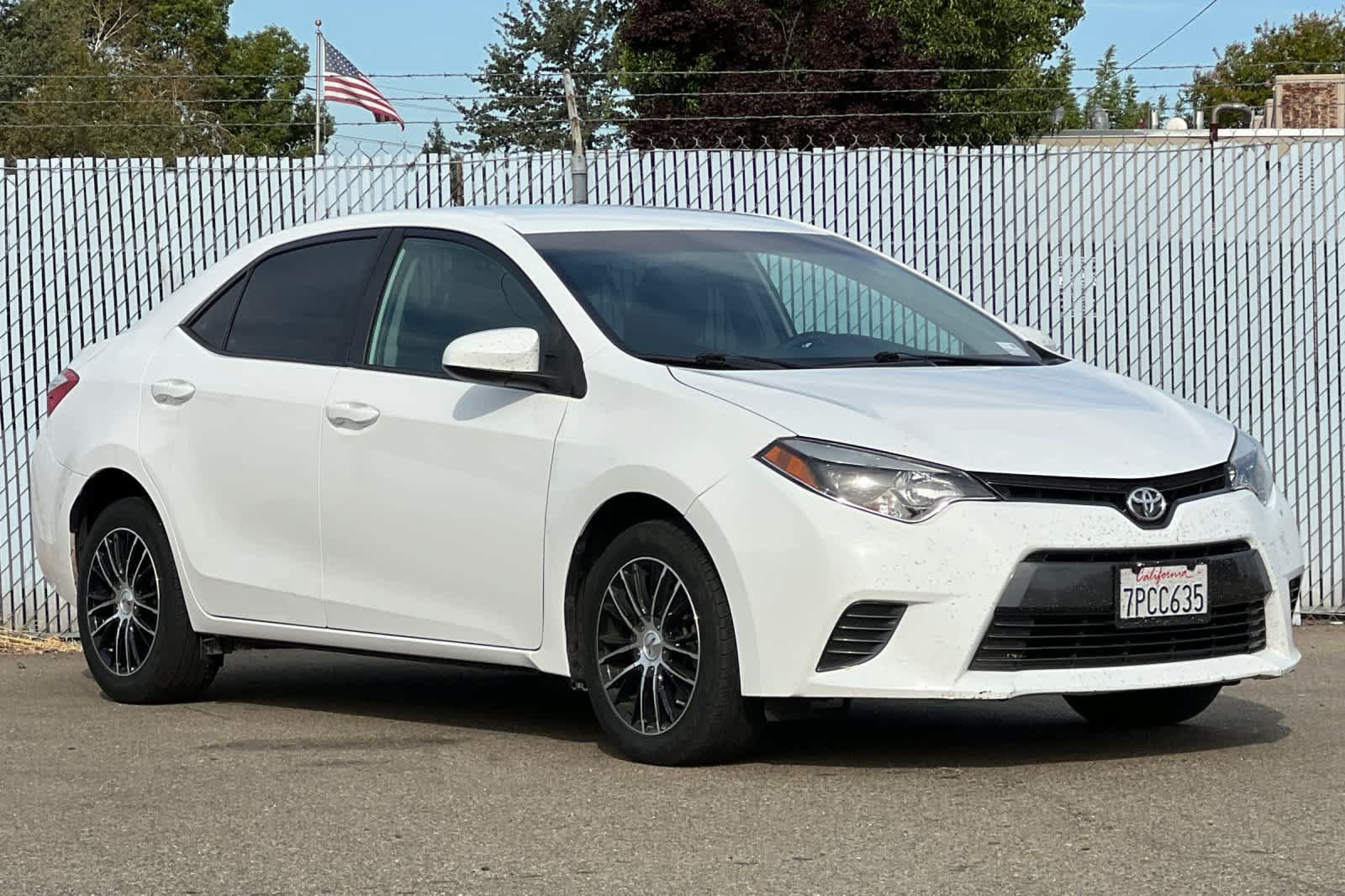 Used 2016 Toyota Corolla LE FWD image 7