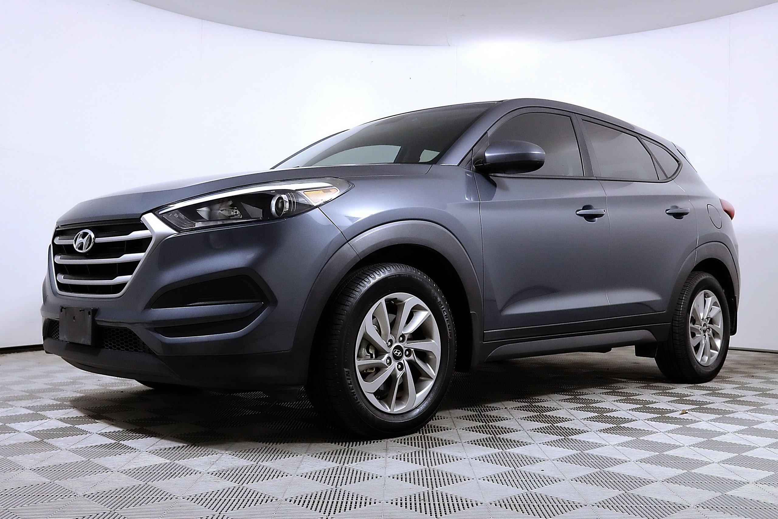Used 2017 Hyundai Tucson SE FWD image 2