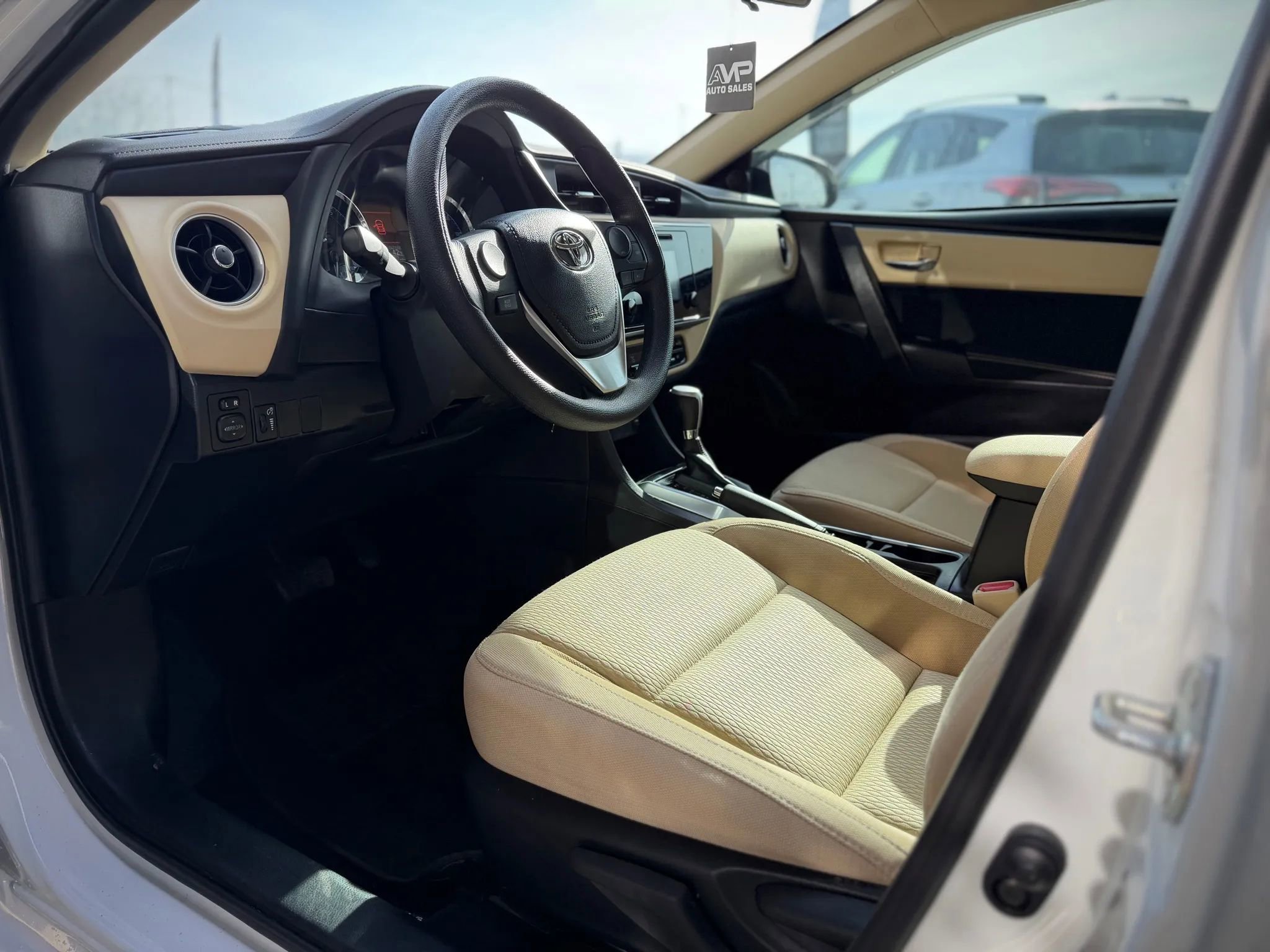 Used 2017 Toyota Corolla SE image 8