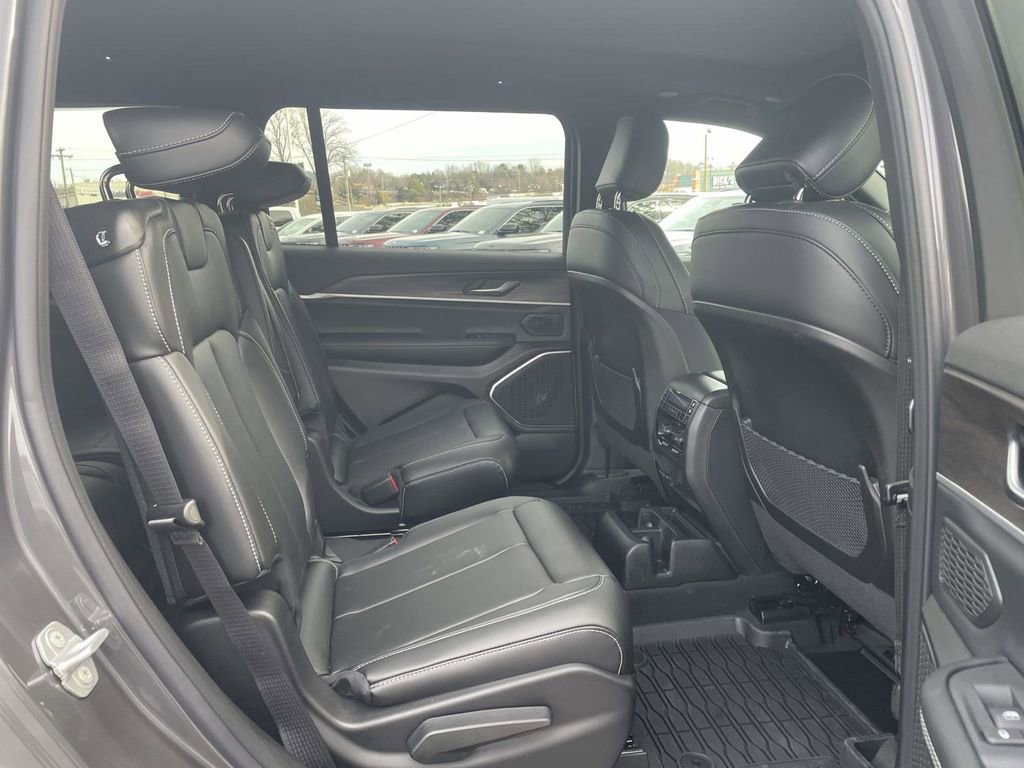 New 2026 Jeep Grand Cherokee L Limited image 18