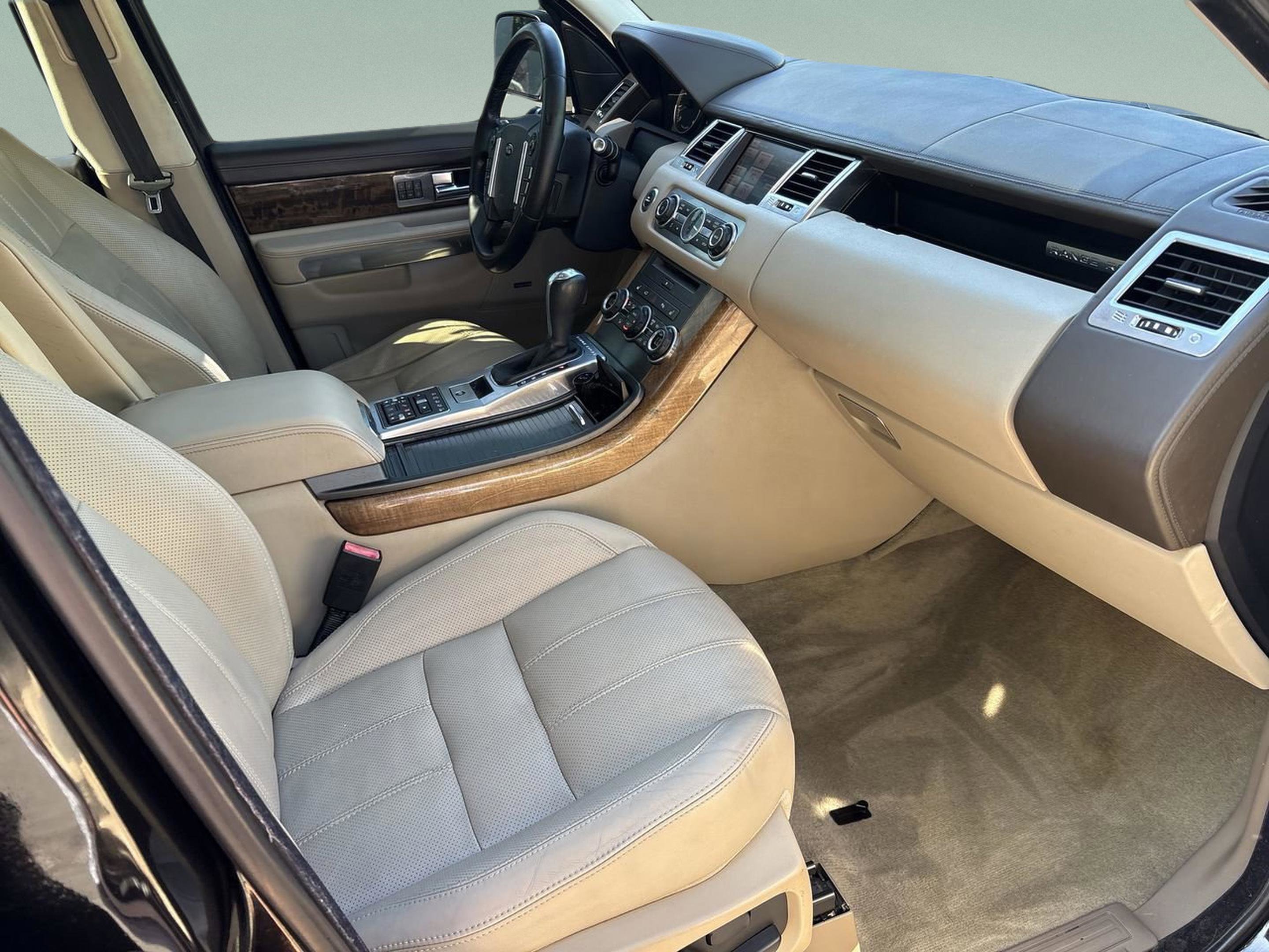 Used 2013 Land Rover Range Rover Sport HSE LUX image 19