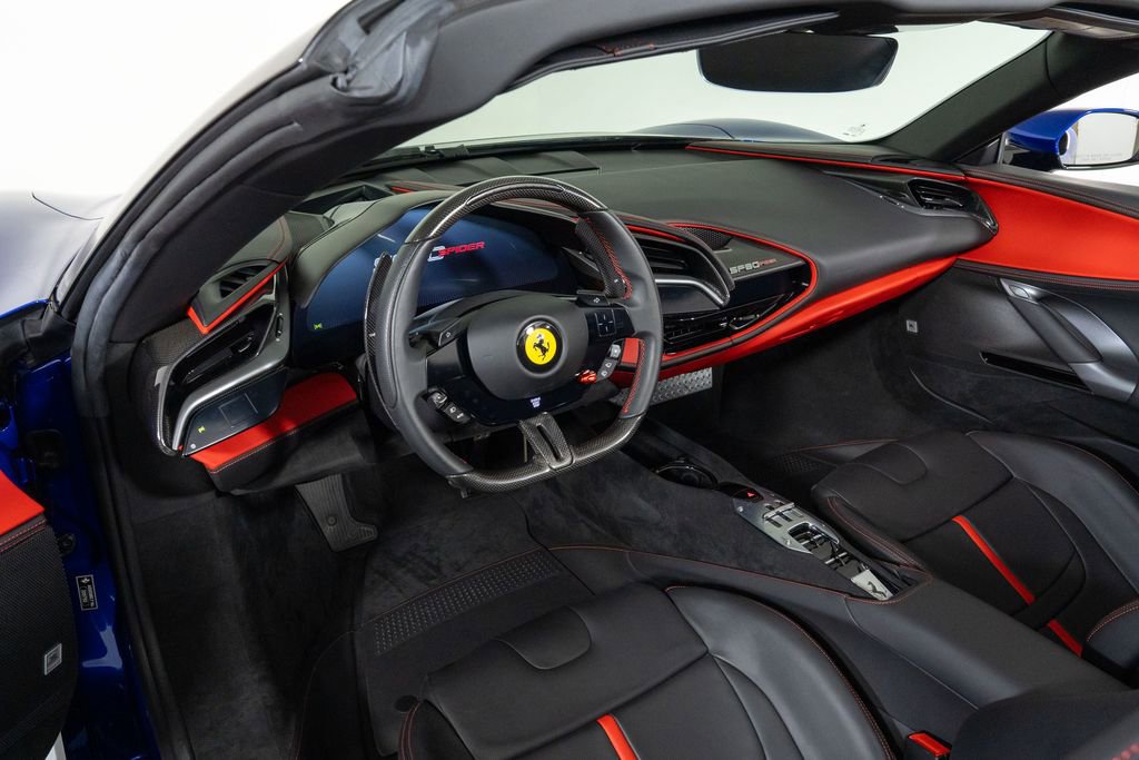 Used 2022 Ferrari SF90 Spider image 4