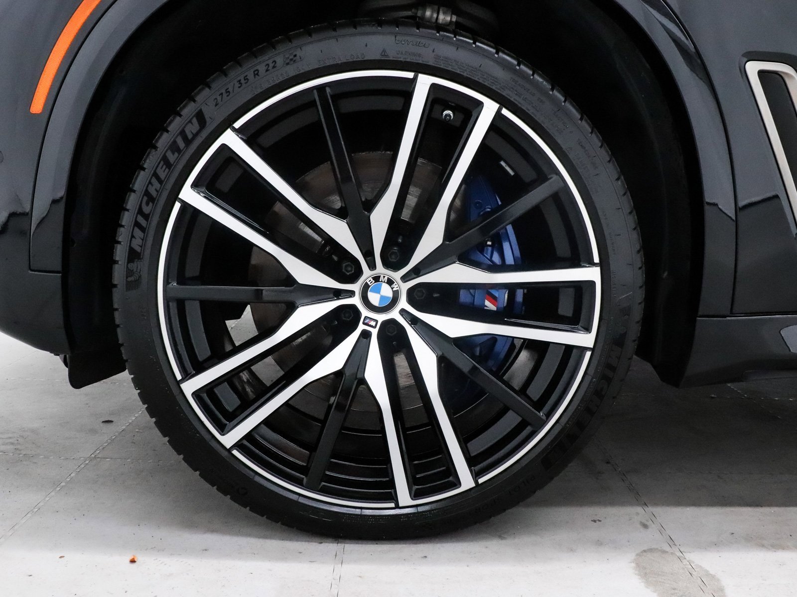 Used 2022 BMW X5 M50i w/ Executive Package image 8