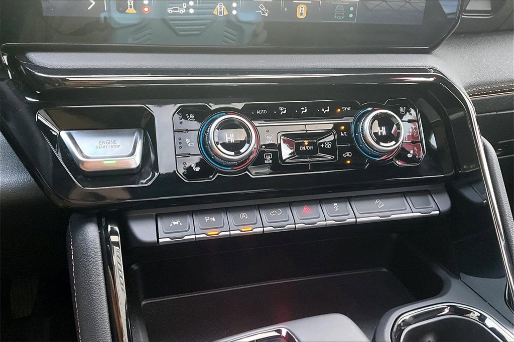 Used 2025 GMC Sierra 1500 AT4 w/ AT4 Premium Package image 16