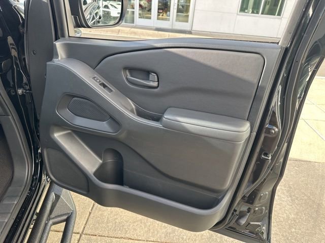 Used 2022 Nissan Frontier S w/ Technology Package image 35