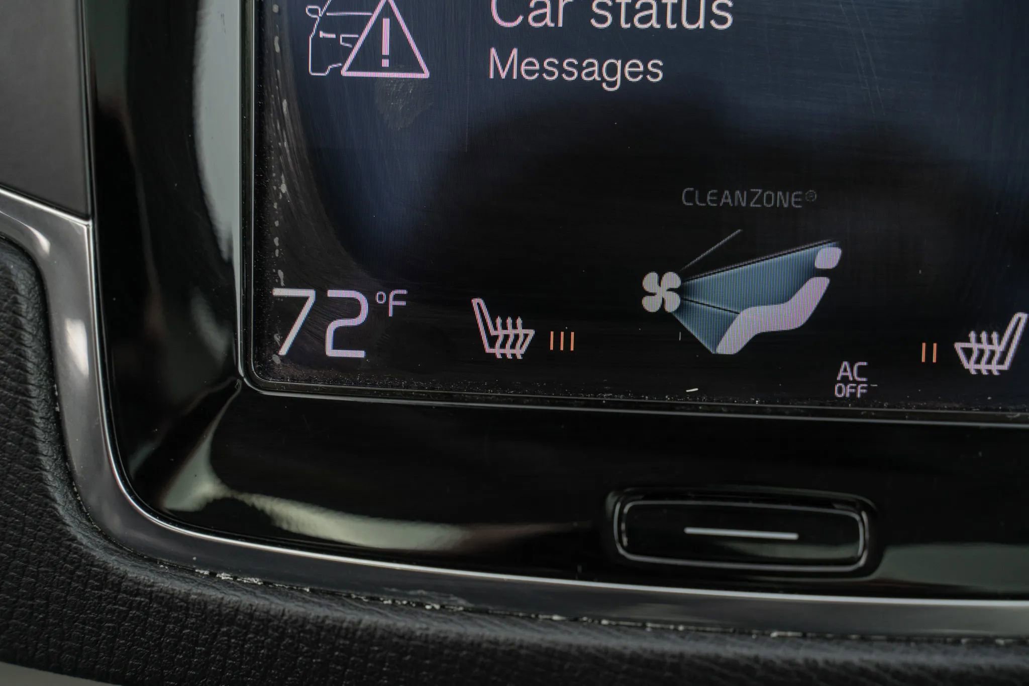 Used 2017 Volvo XC90 T6 Momentum w/ Vision Package image 28