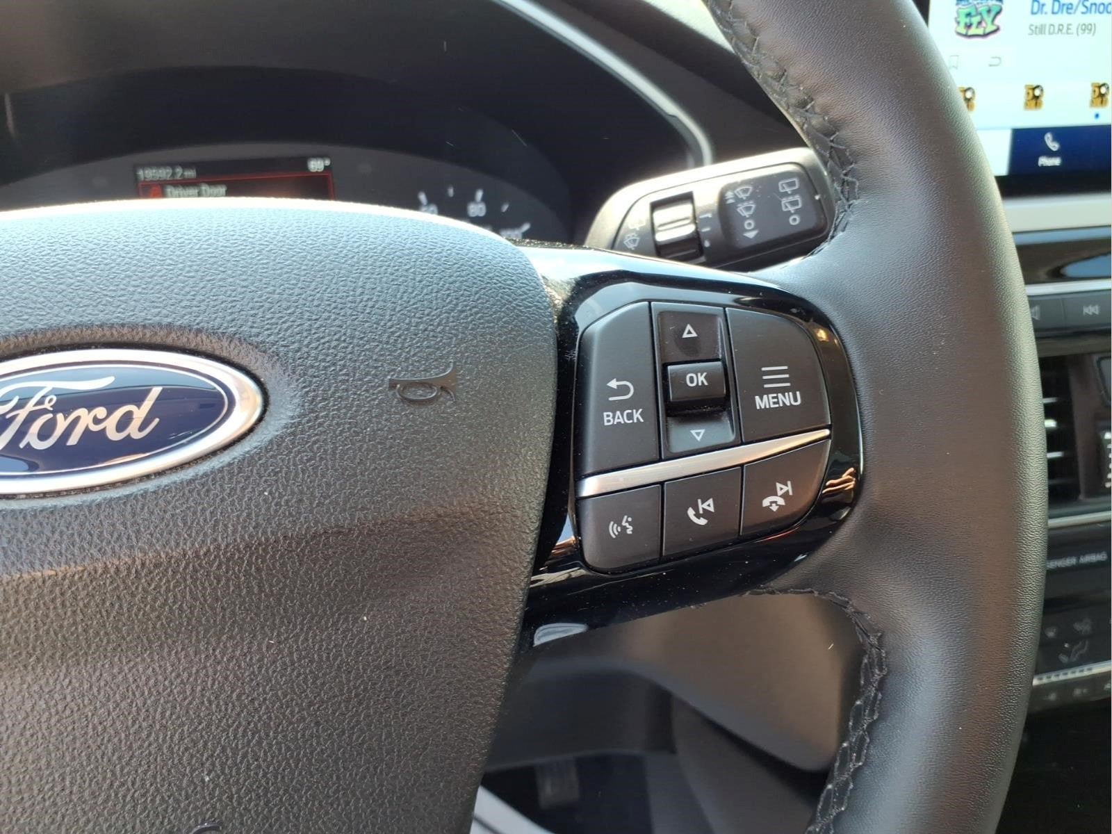 Used 2022 Ford Escape SEL FWD image 16