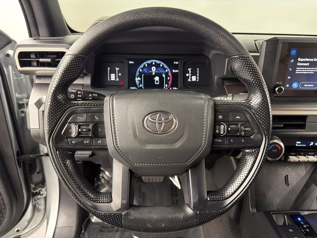 Certified 2025 Toyota Tacoma SR5 AWD/4WD image 24