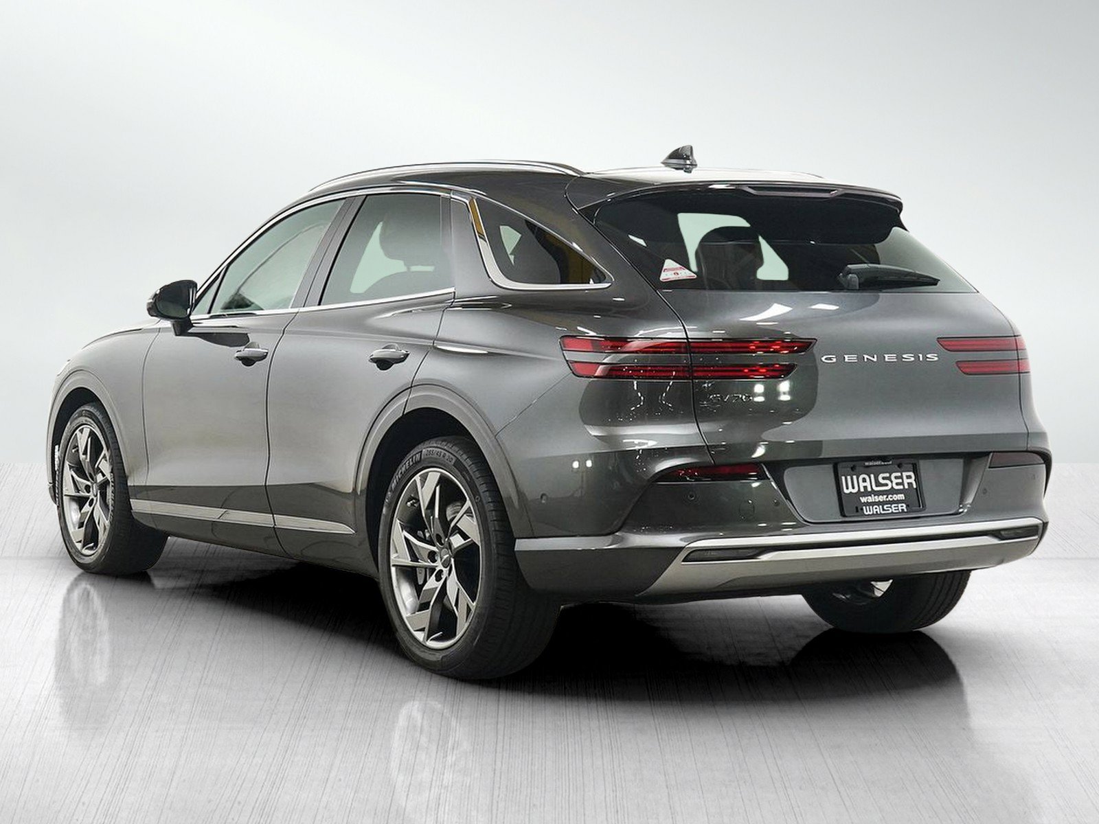 Used 2023 Genesis Electrified GV70 AWD/4WD image 3