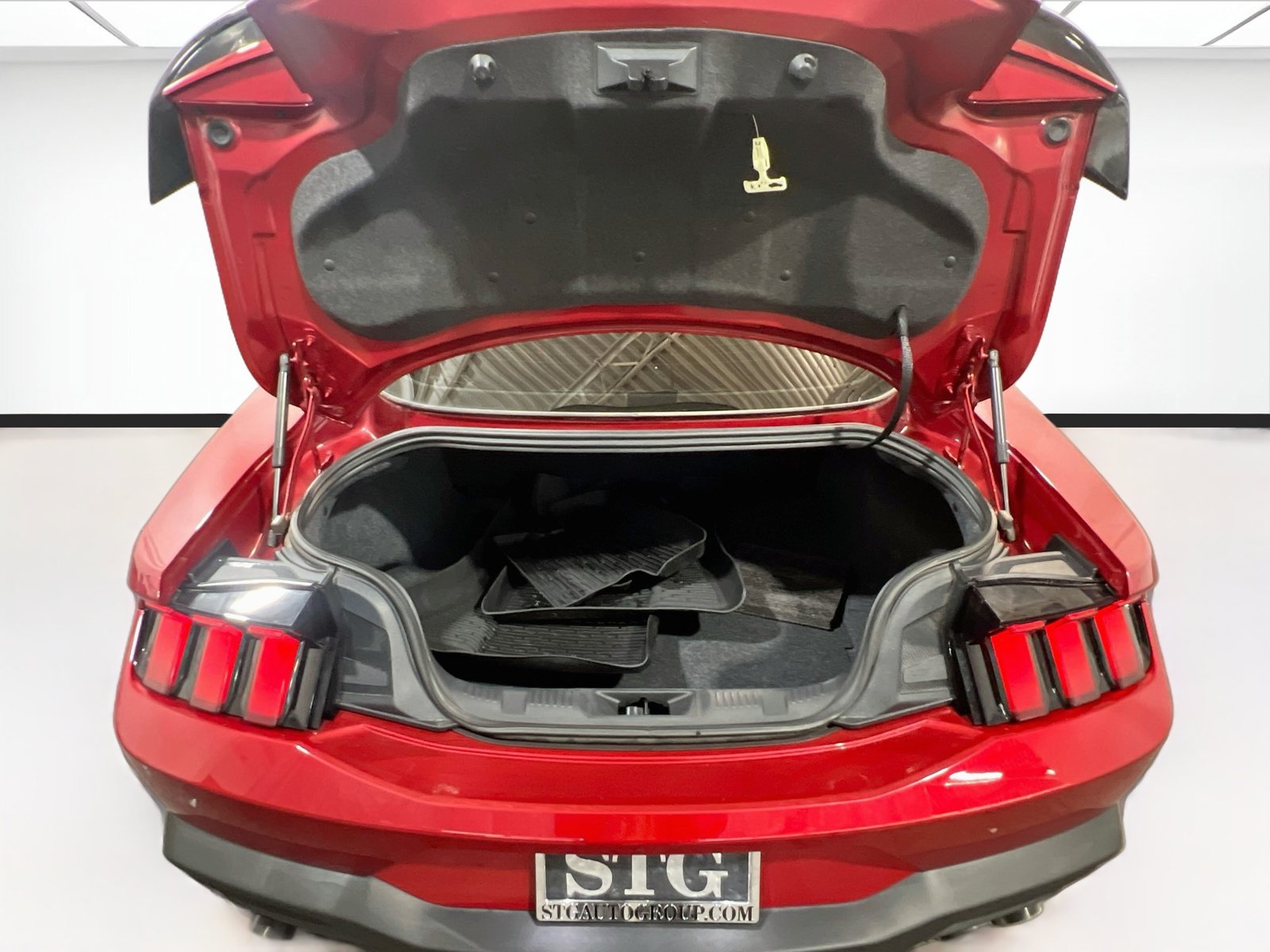 Used 2024 Ford Mustang GT Premium RWD image 17