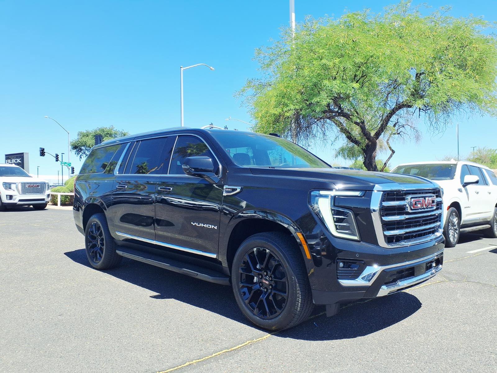 Certified 2026 GMC Yukon XL Elevation image 3